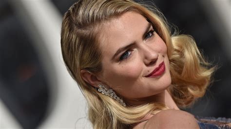 nude pictures of kate upton|Kate Upton Wows Fans With Naked Flashback Friday Photo